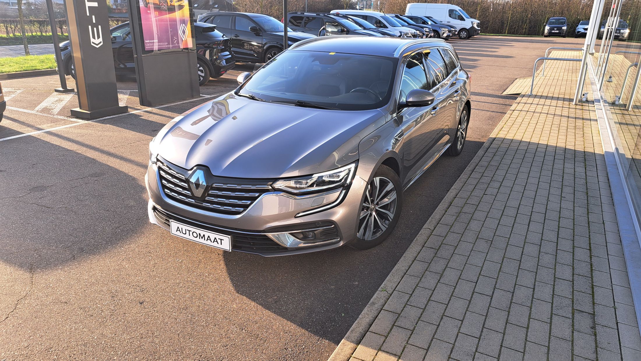 Renault Talisman GrandTour 160Pk benzine AUTOMAAT, wegklapbare trekhaak