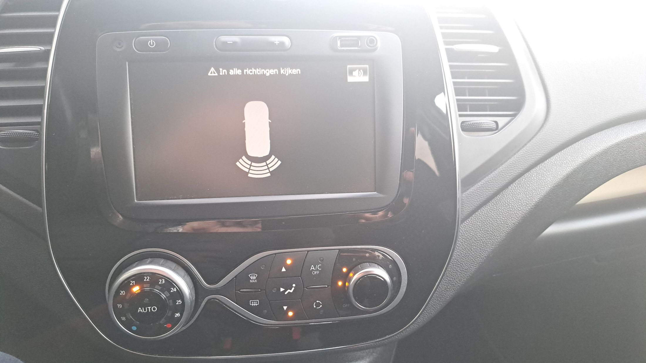Renault Captur TCe 90, airco, GPS, sensor A, winter&zomerset op velg