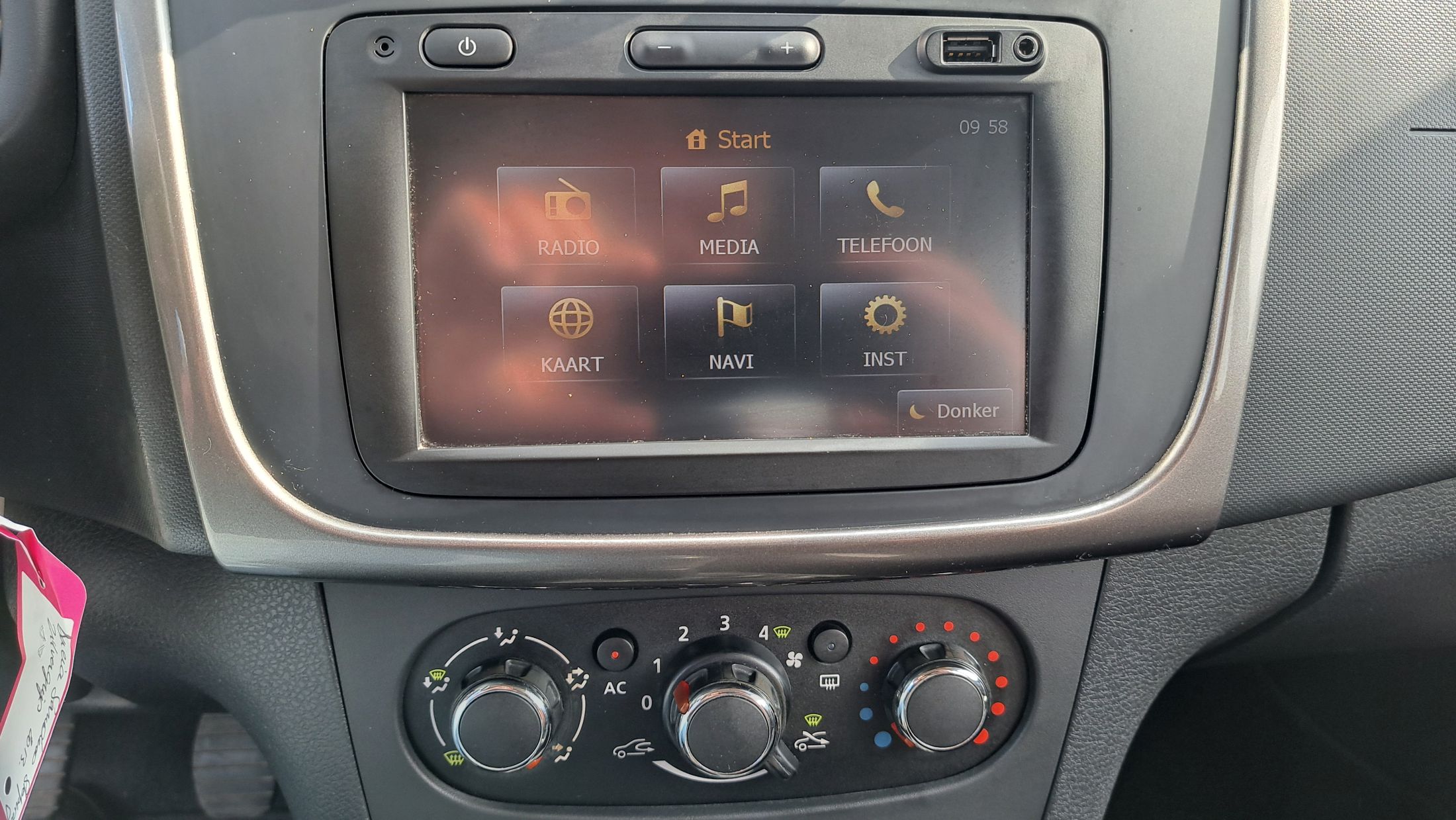 Dacia Stepway TCe 90, airco, GPS, lichte gebruiksschade