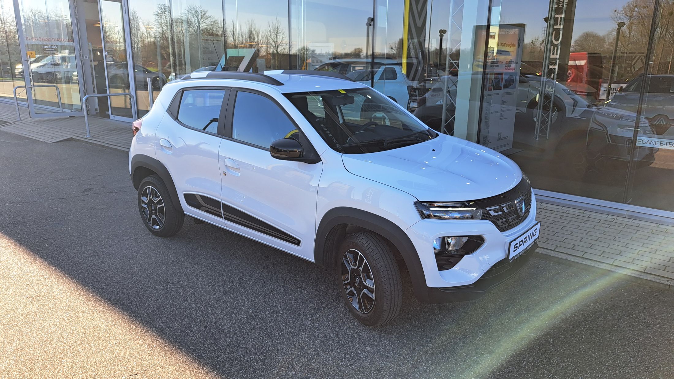 Dacia Spring 45Pk, snellader tot 30 KW, GPS, airco, camera.