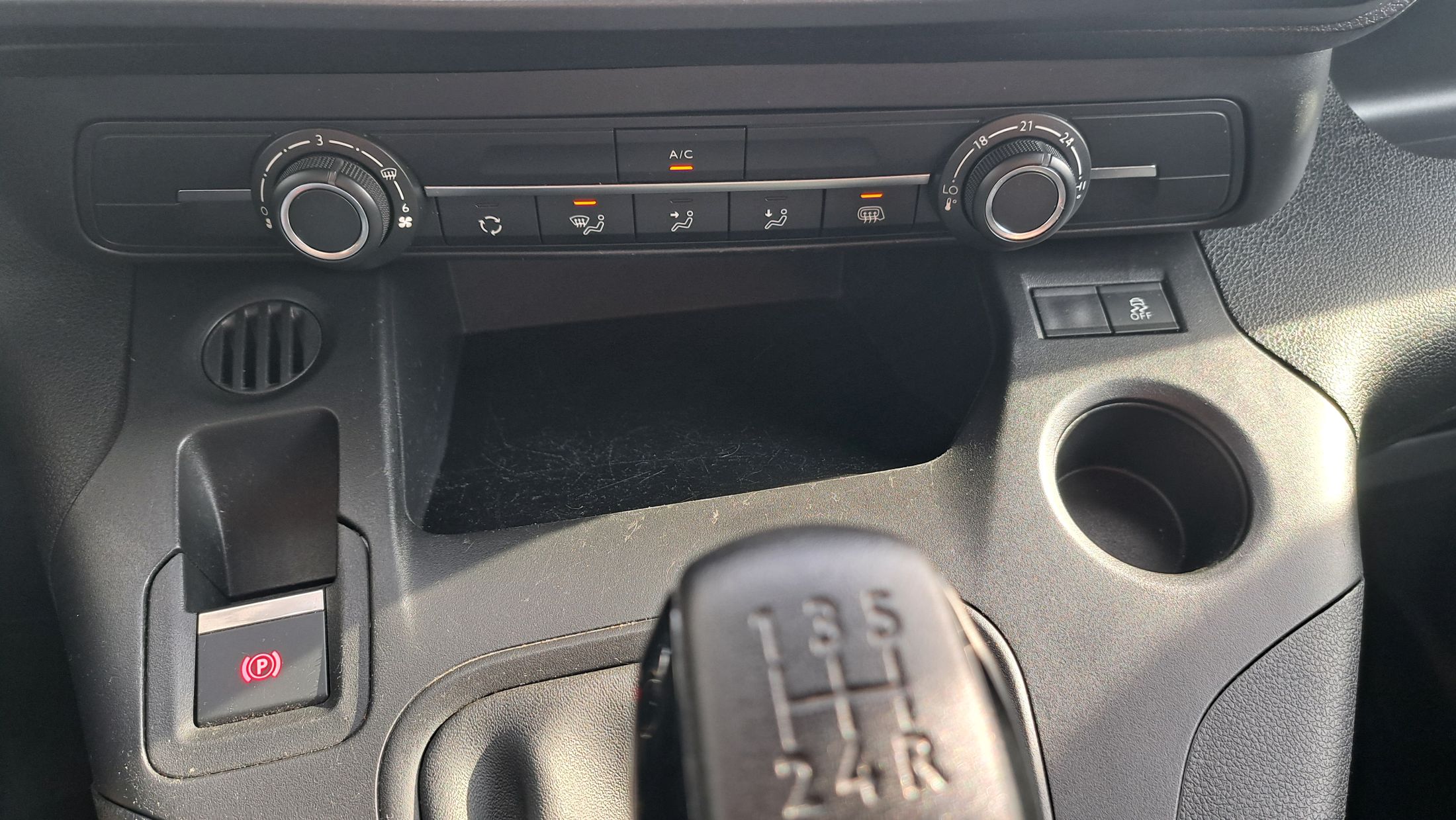 Citroen Berlingo 1500HDi 102Pk, 3 zit, airco, licht&regensor