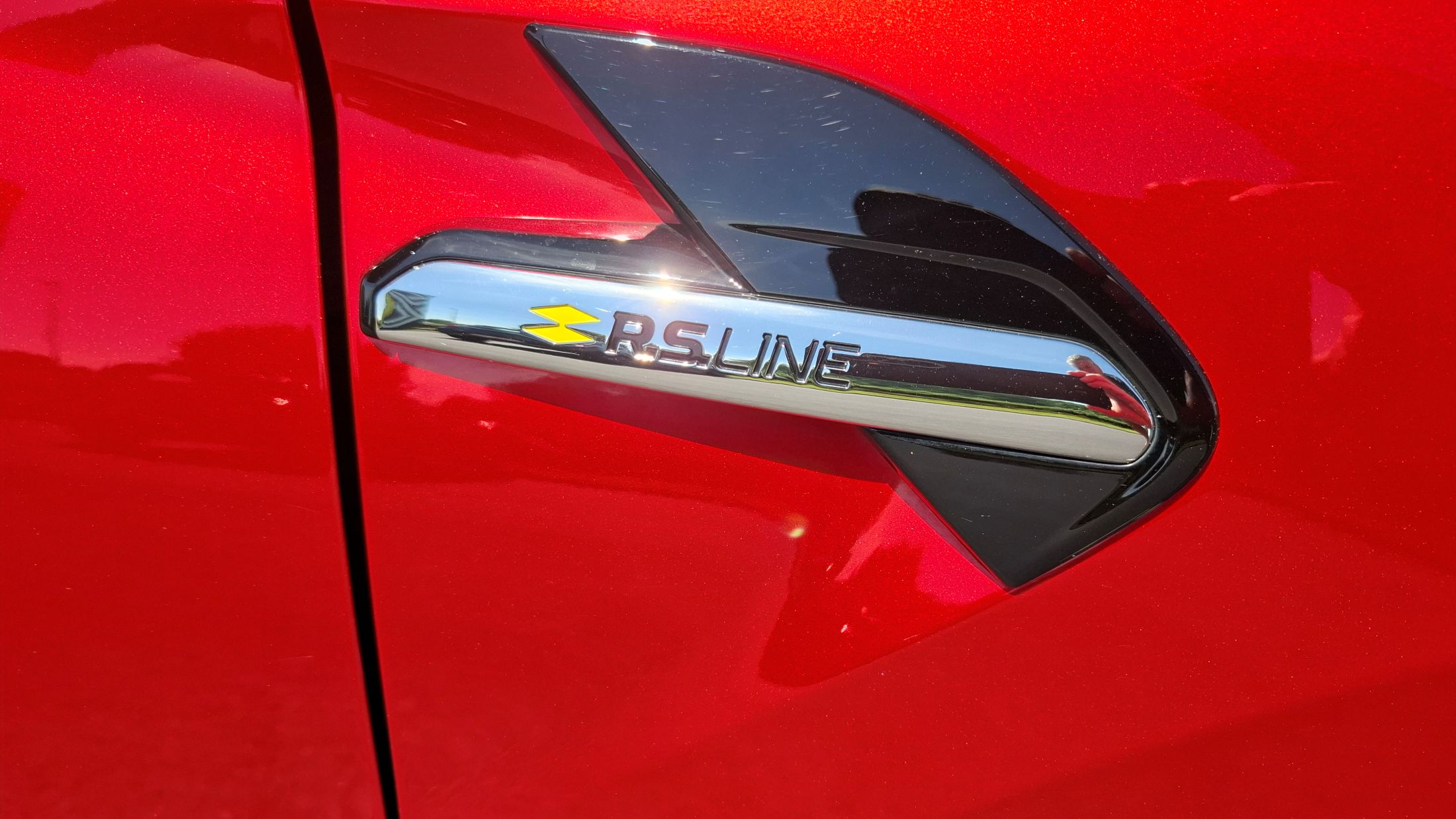 Renault Captur RS-Line 1332cc/140Pk, GPS, sensor V+A, camera
