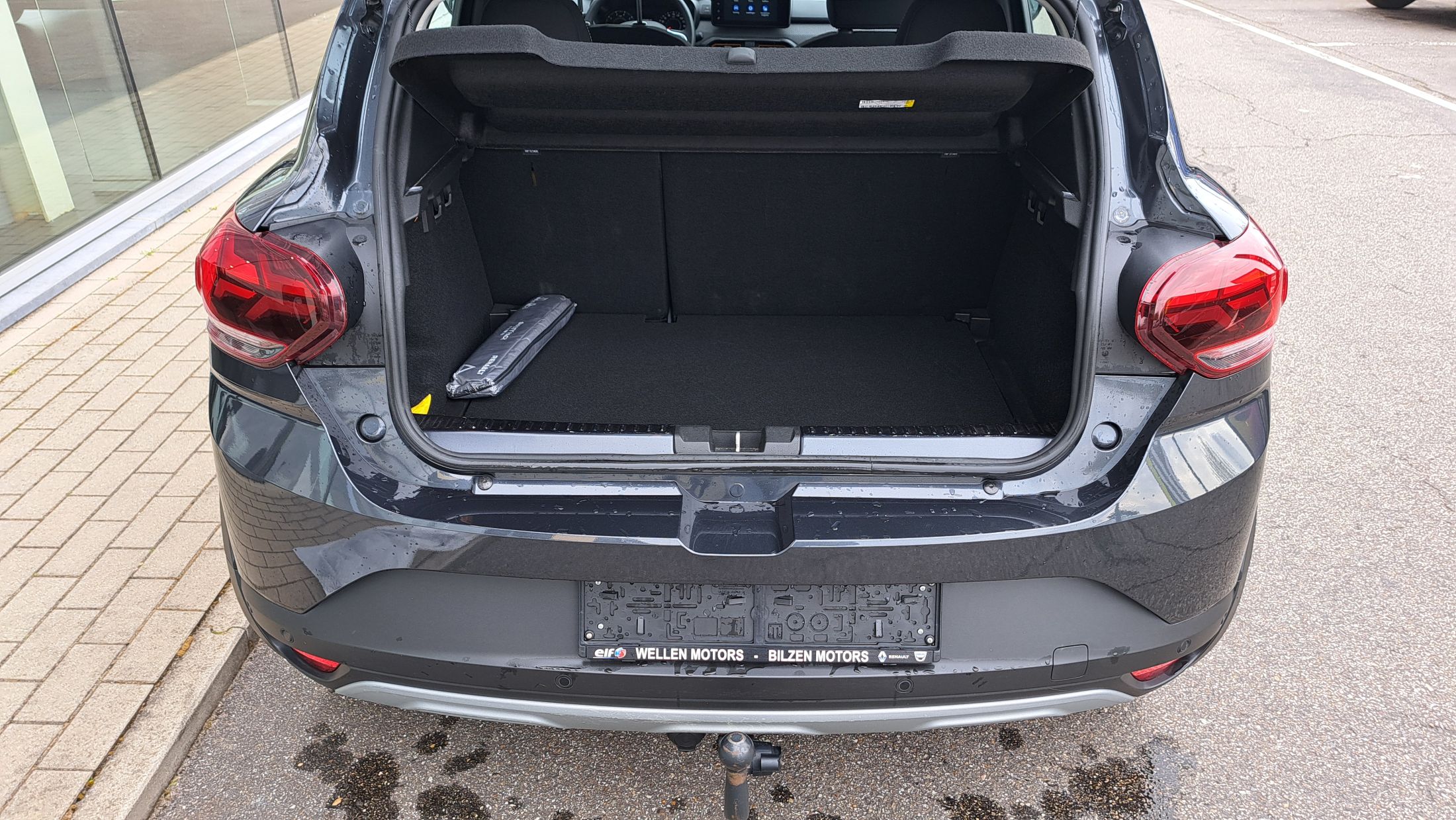 Dacia Stepway TCe 90 AUTOMAAT, airco, dodehoekwaarschuwing, afneenbare trekhaak.