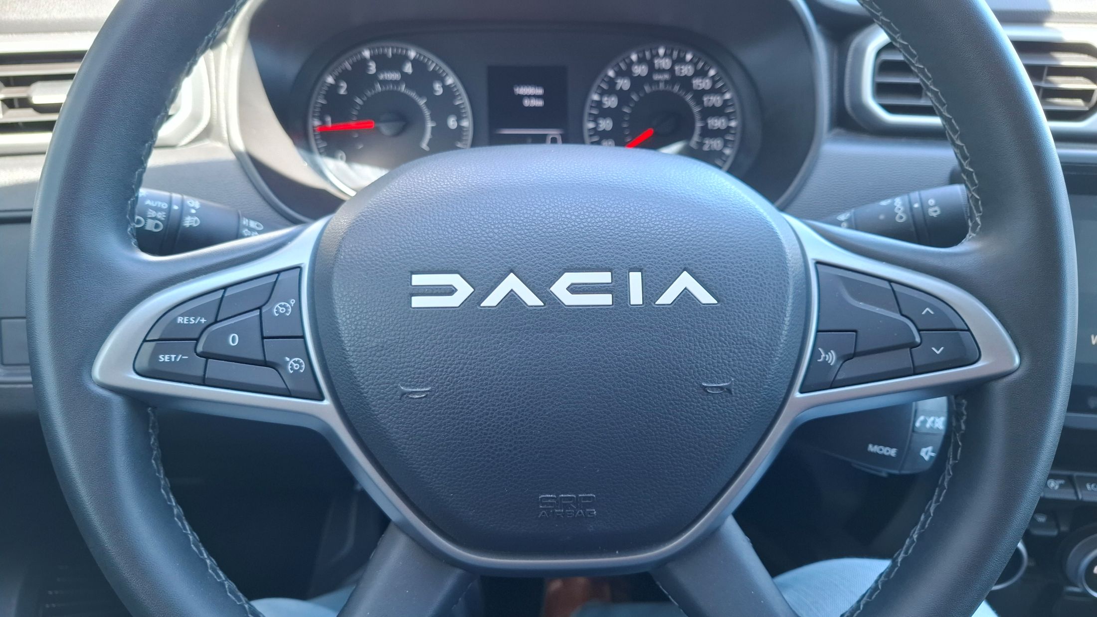 Dacia Duster 1332cc-140Pk, GPS, 360 camera, airco, dodehoekwaarschuwing