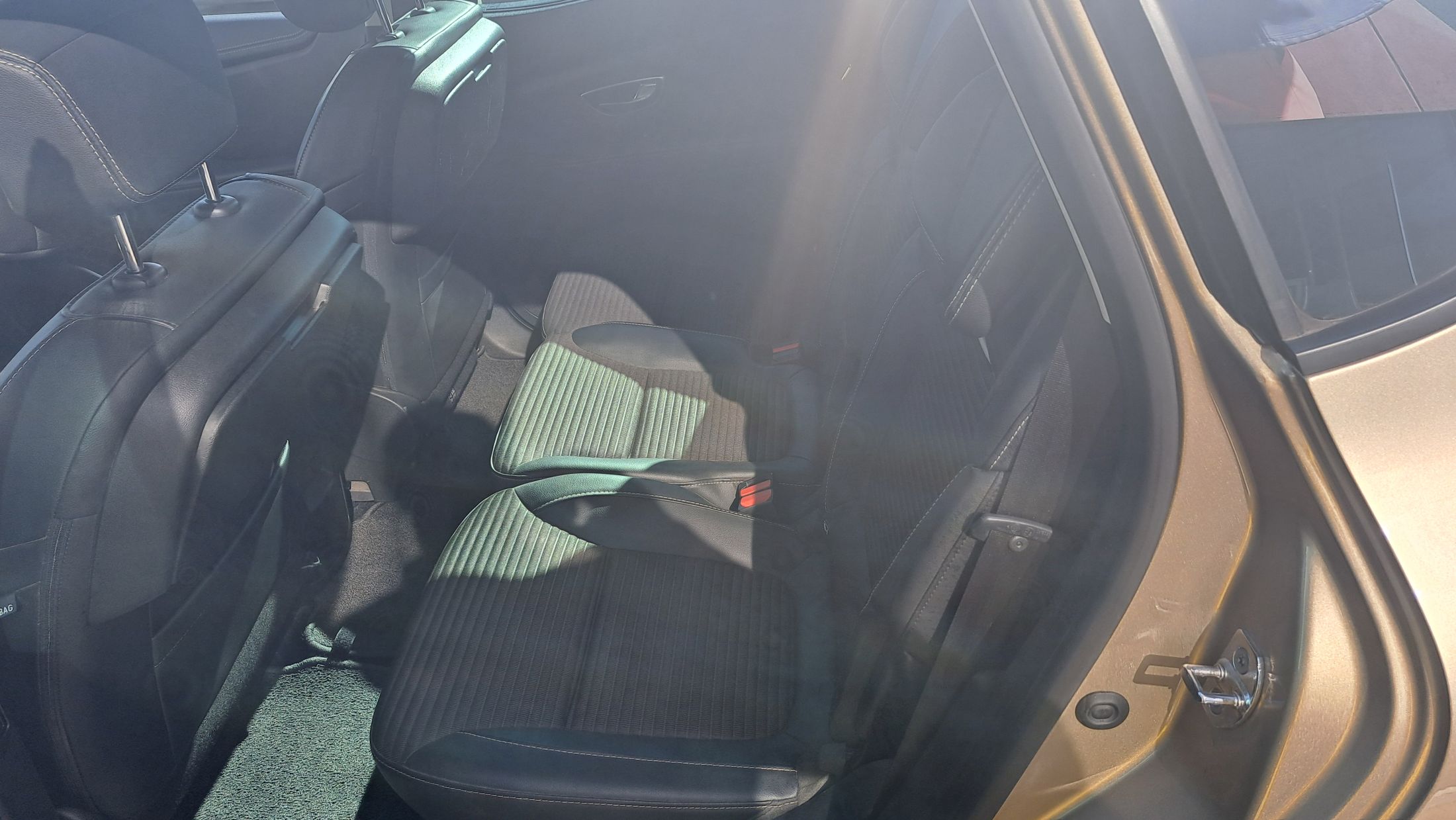Renault Scenic Bose 1332 cc 140 Pk, wegklapbare trekhaak, dodehoekwaarschuwing, camera