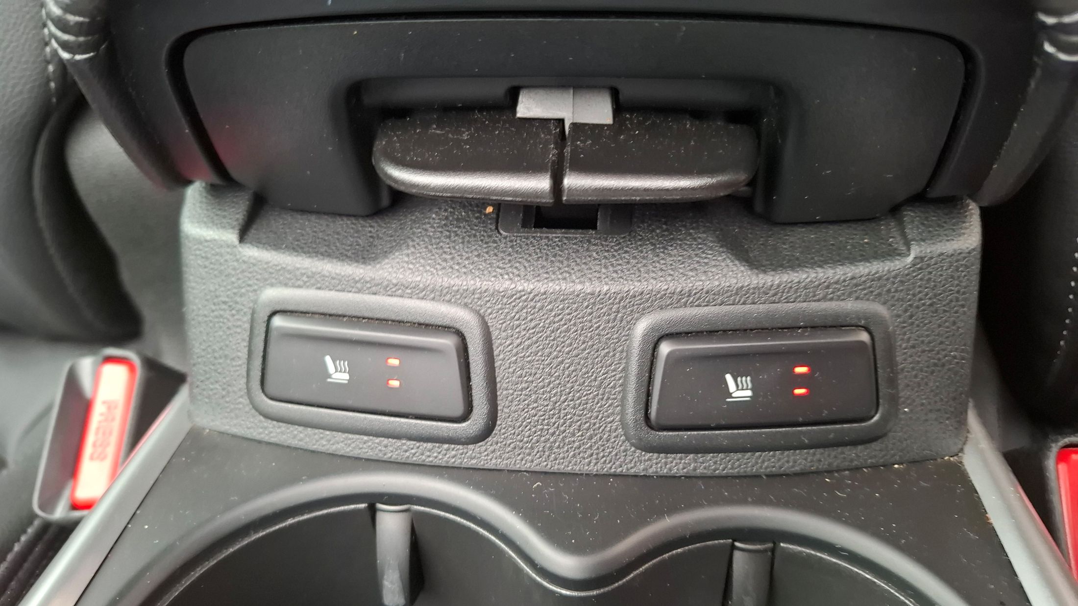 Renault Kadjar TCe140, GPS, camera, trekhaak, zetelverwarming, dodehoekwaarschuwing