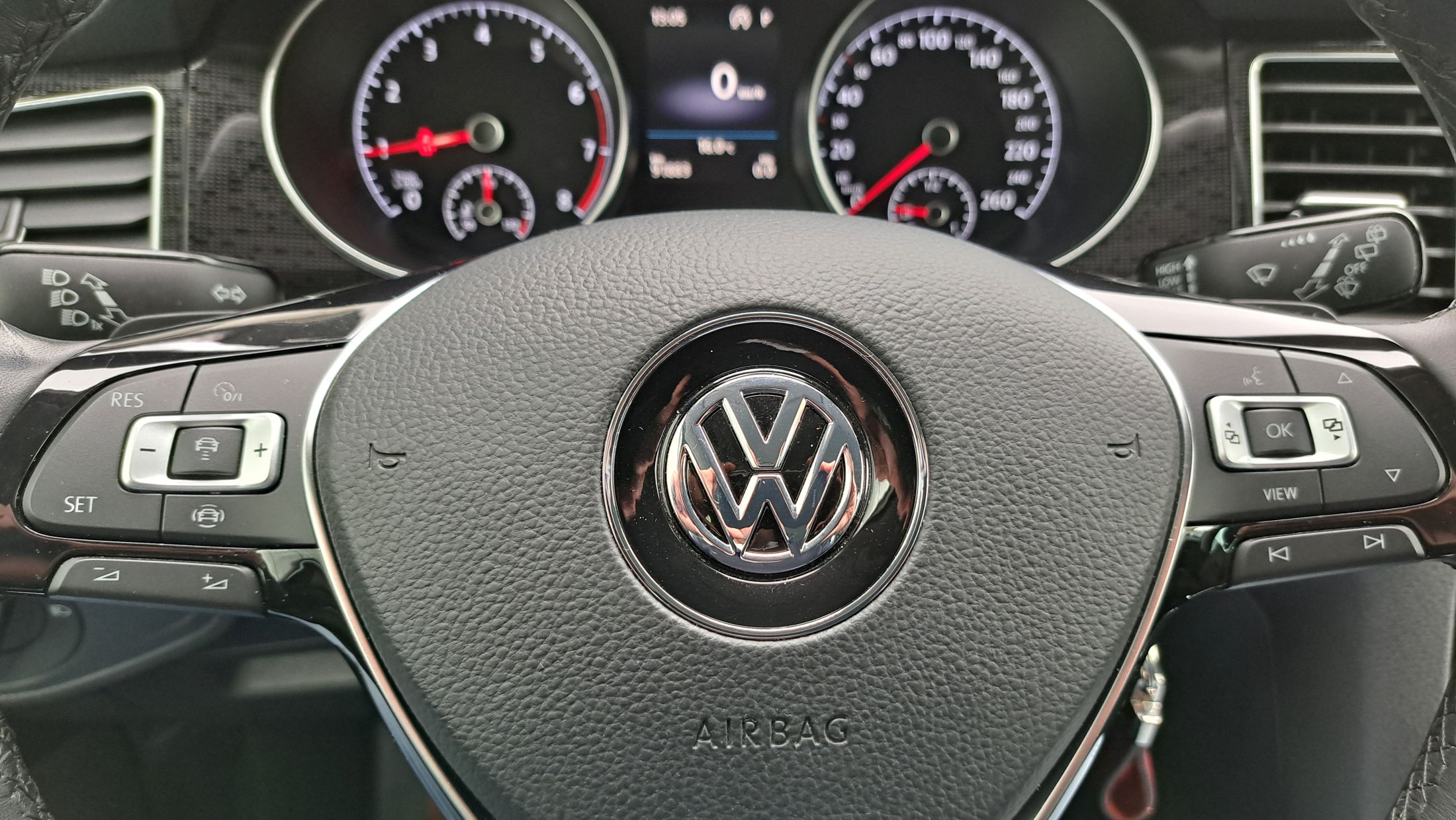 VW Golf Sportsvan 150 Pk AUTOMAAT, zetelverwarming, camera