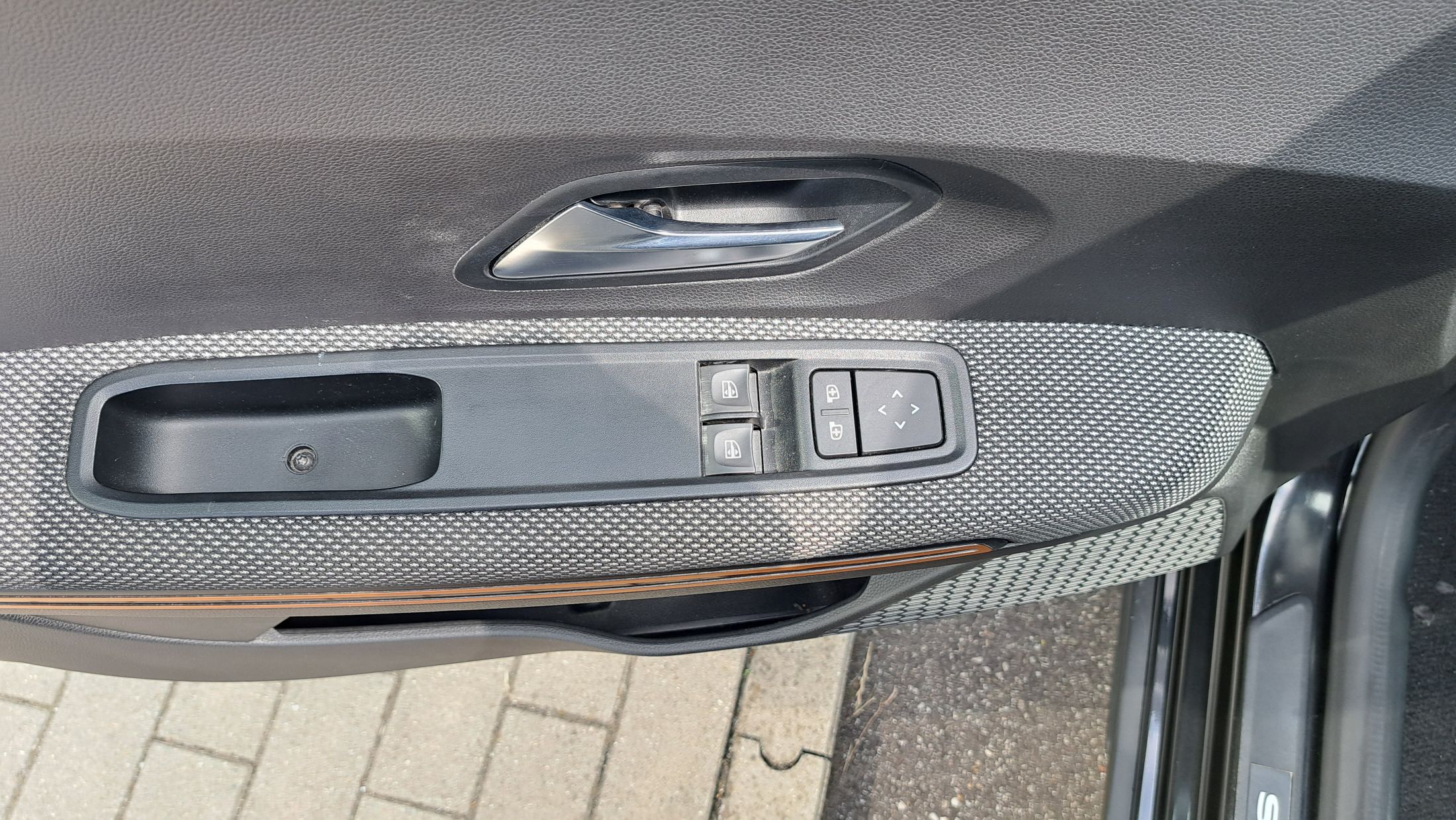 Dacia Stepway TCe 90, GPS, camera, sensoren, trekhaak, dodehoekwaarschuwing