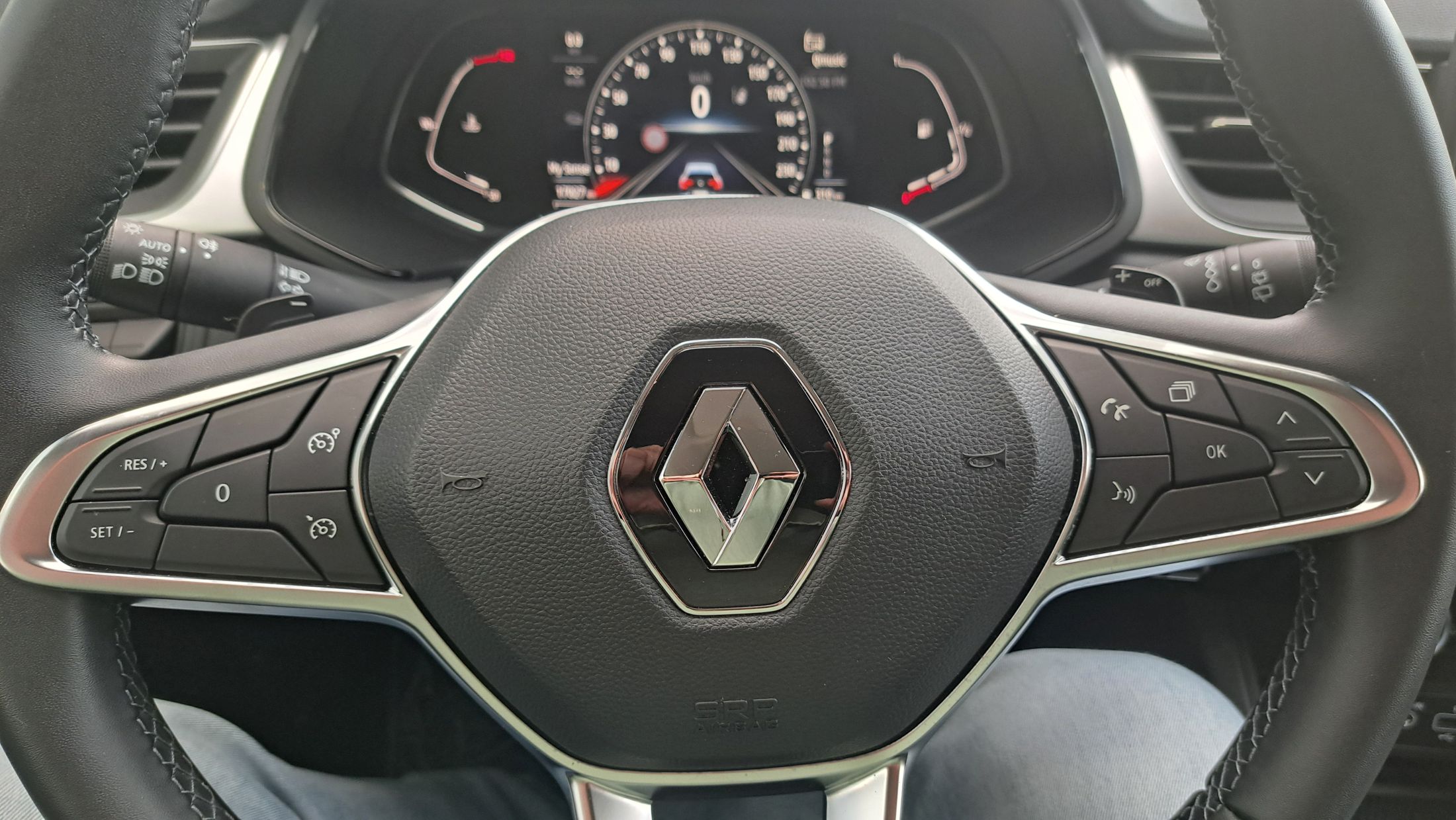 Renault Captur 140Pk AUTOMAAT, airco, GPS, sensoren V+A, camera