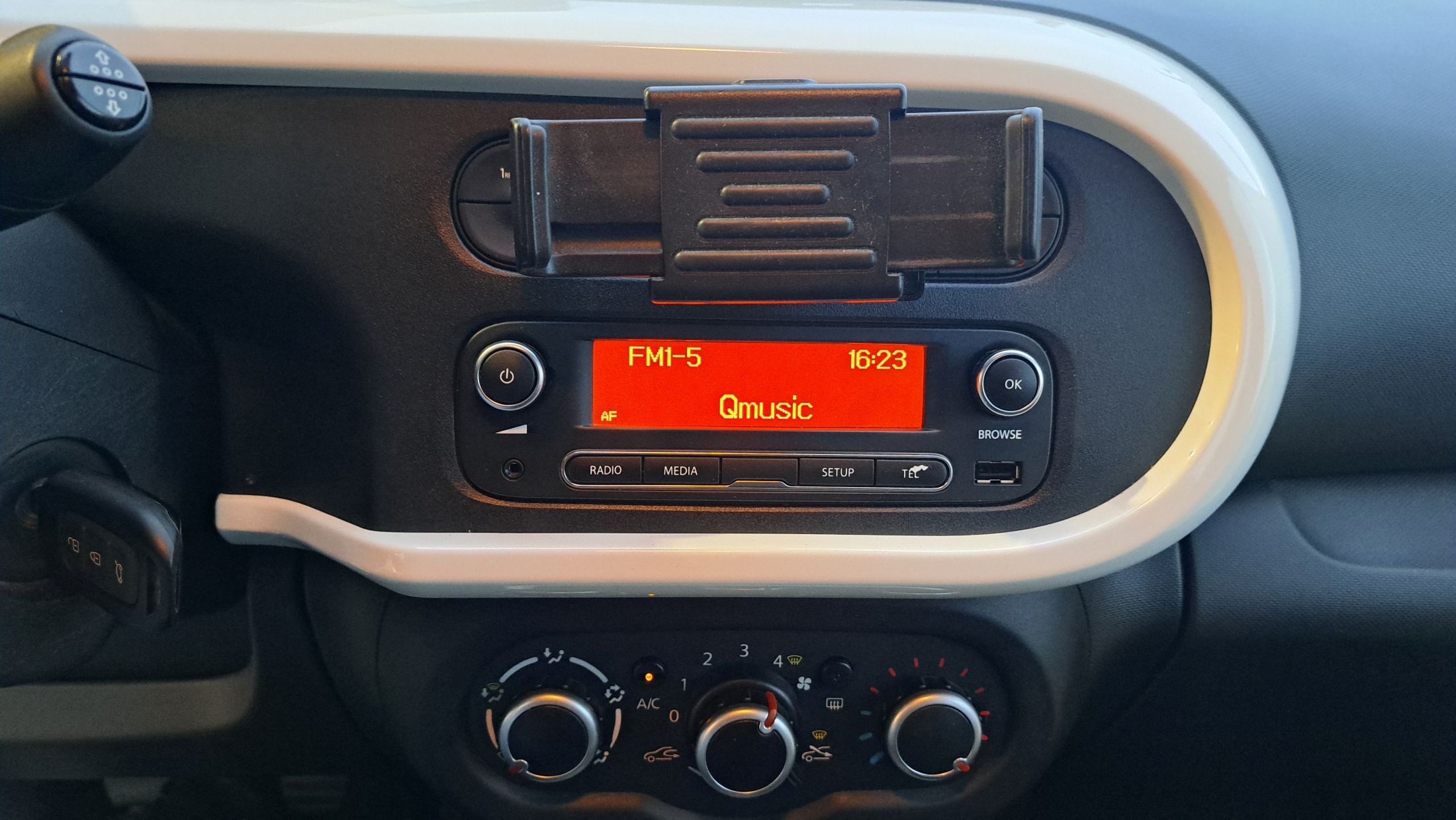 Renault Twingo TCe 70Pk, airco, sensoren A, GARANTIE