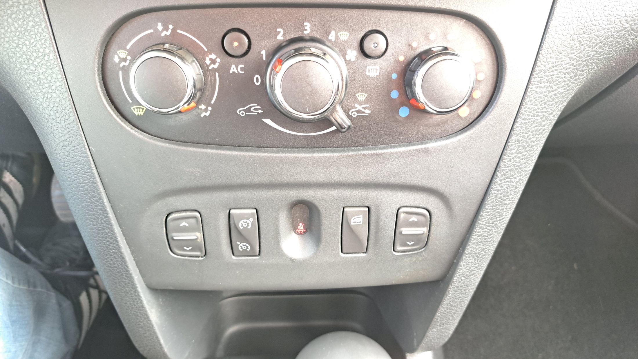 Dacia Stepway TCe 90, airco, GPS, lichte gebruiksschade