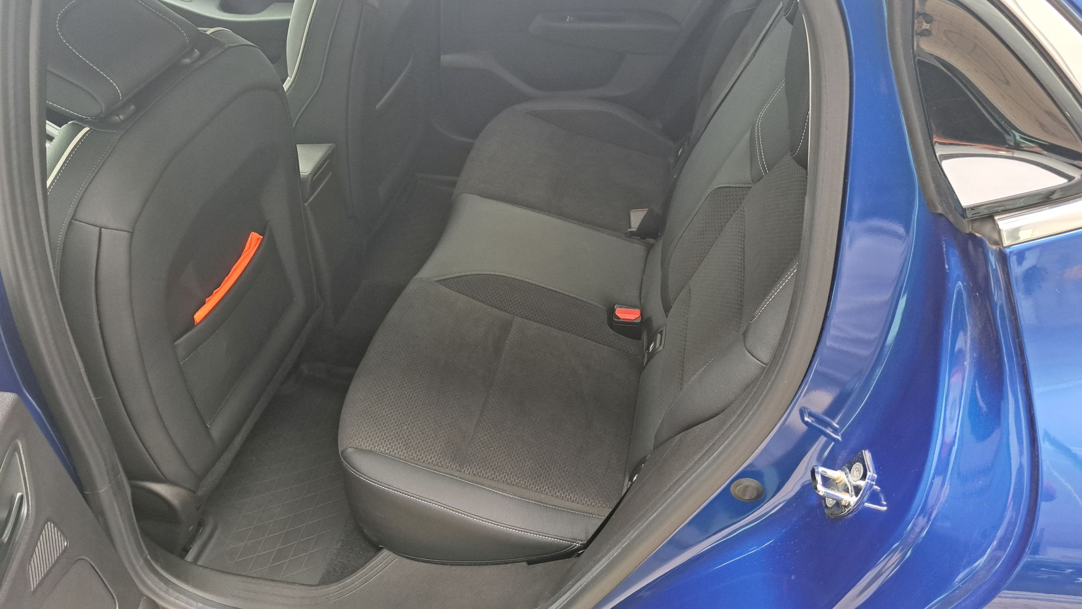 Renault Clio 130Pk AUTOMAAT, zetelverw, airco, GPS, camera
