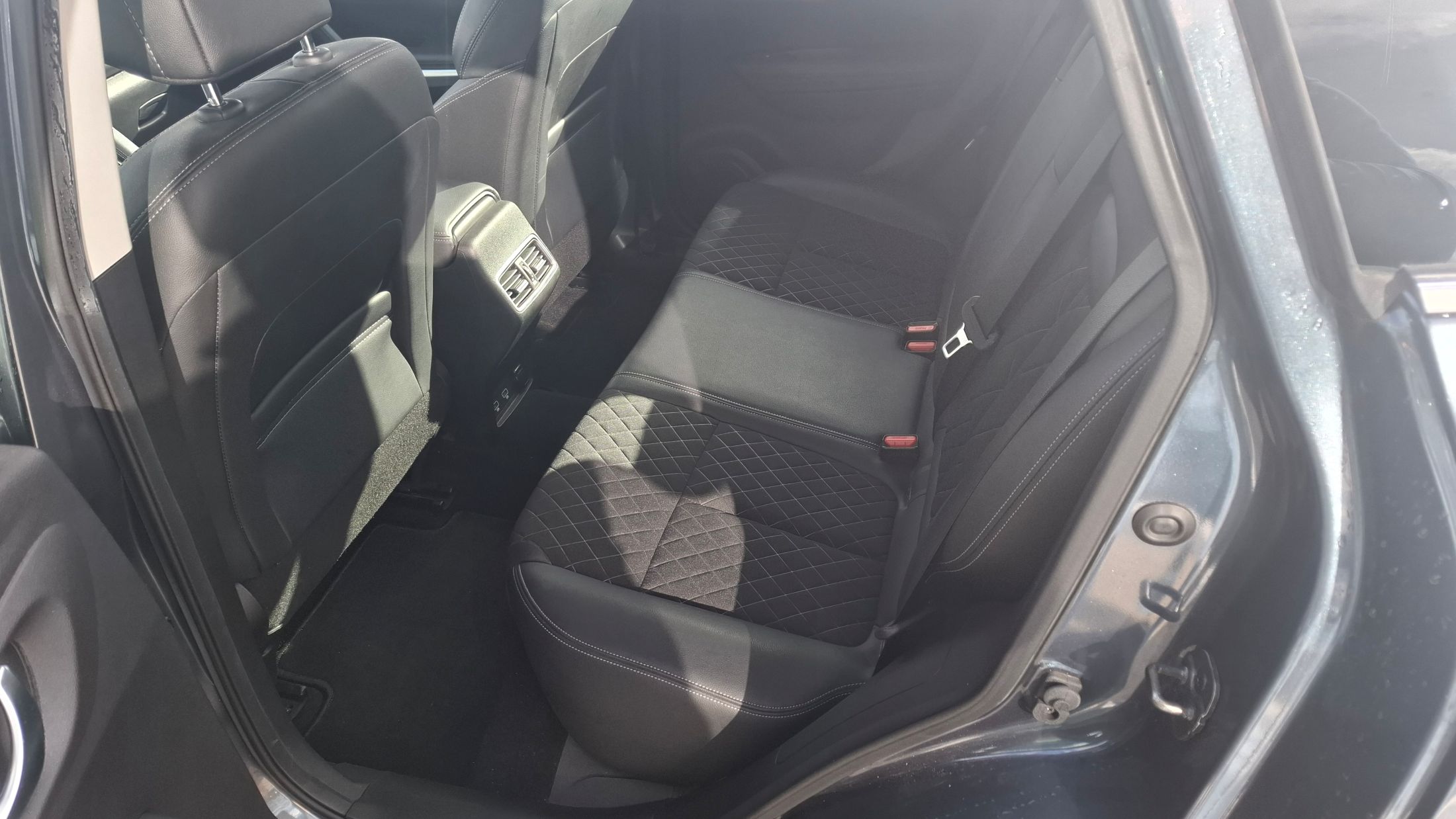 Renault Kadjar AUTOMAAT TCe 140 Pk, airco,GPS, camera, trekhaak