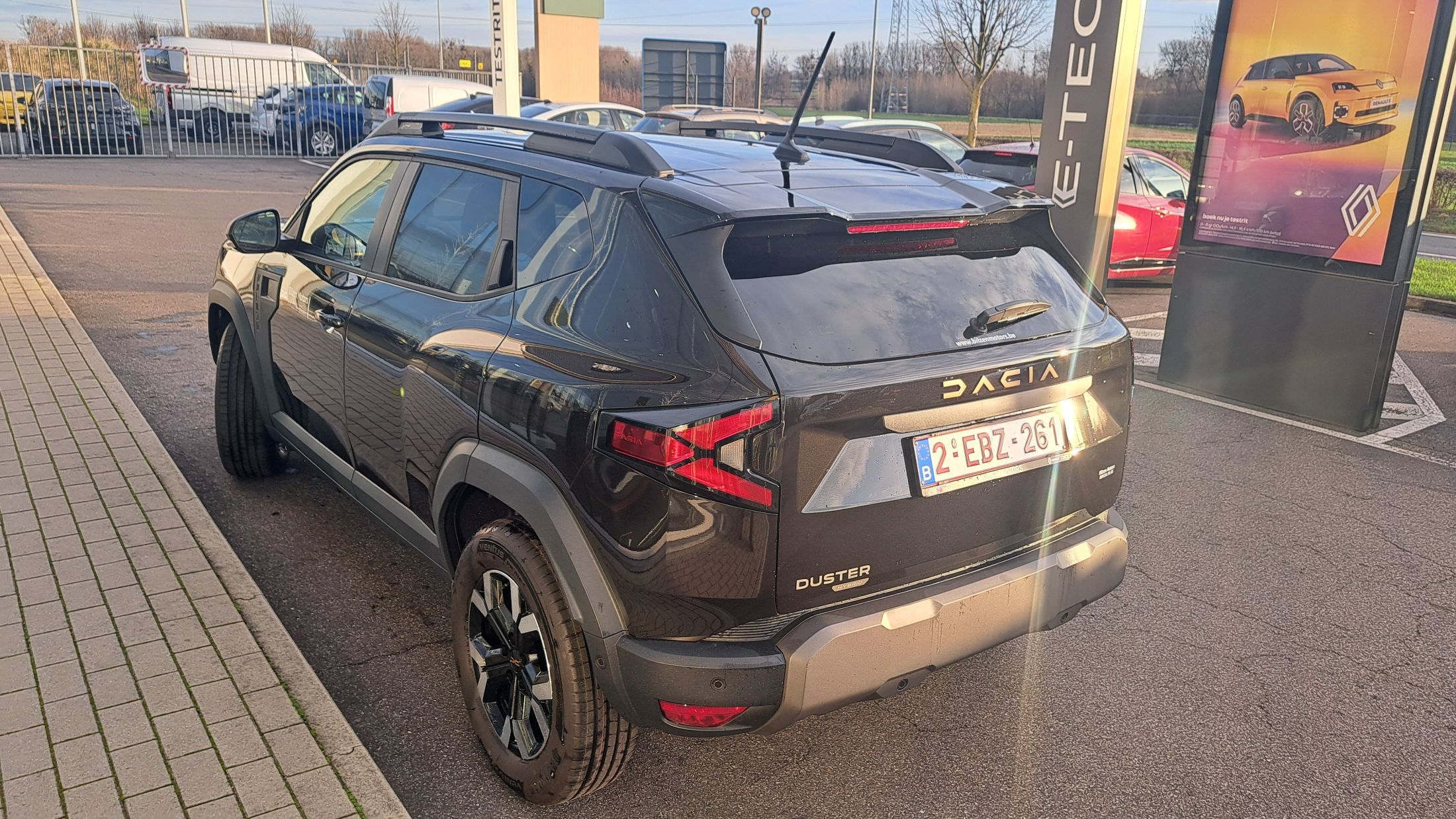 Dacia Duster Extreme Hybrid 140 Pk, 360 cam, GPS, dodehoekwaarschuwing.