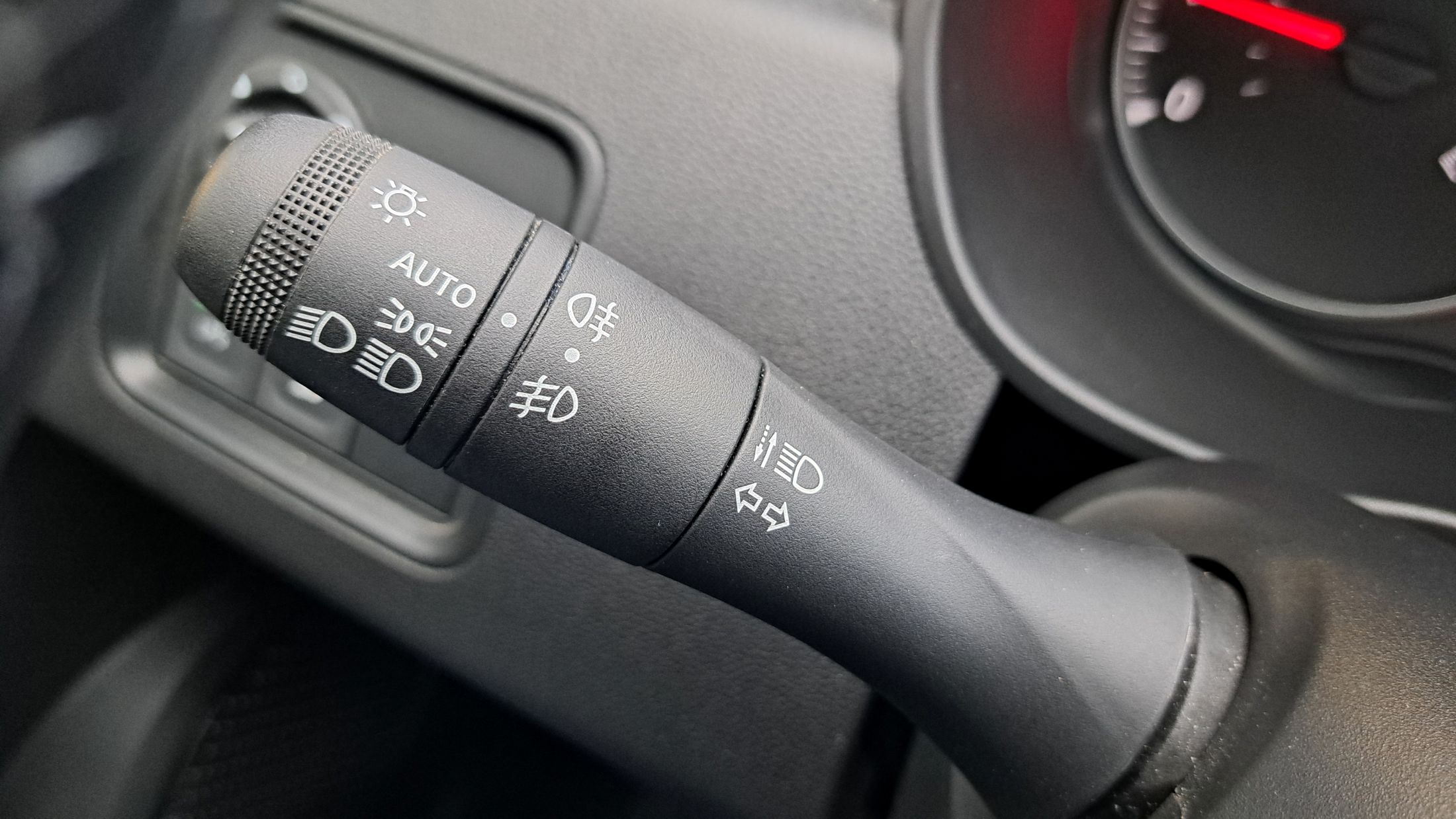 Dacia Duster benzine + LPG 90 Pk, GPS, 360 camera, dodehoekwaarschuwing