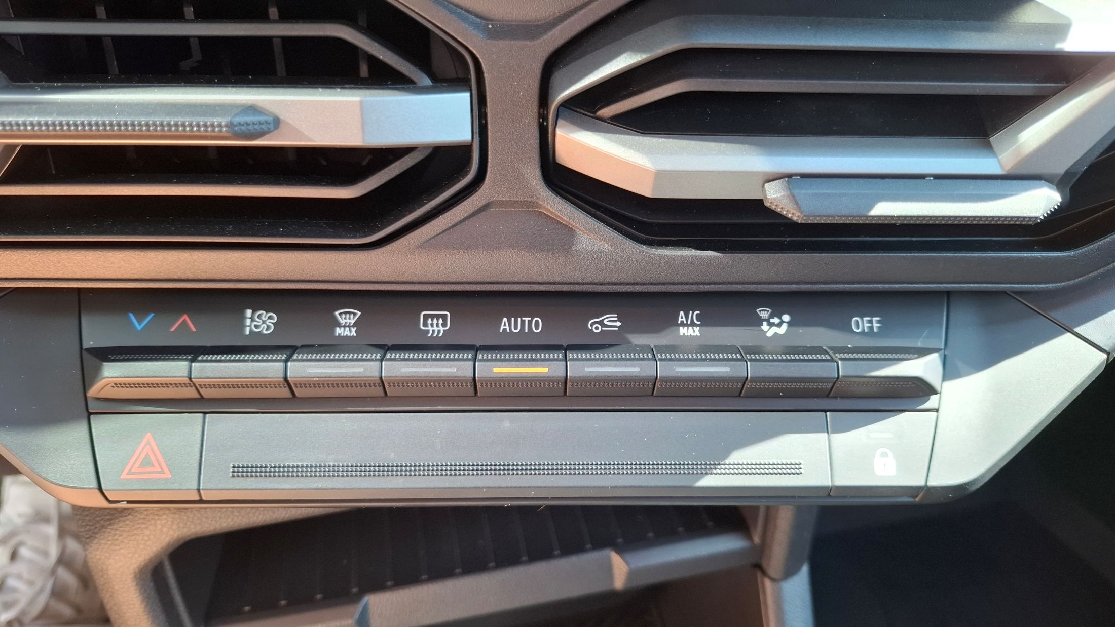 Dacia Duster Full Hybrid 145 Pk, airco, 360 camera, sensor V+A