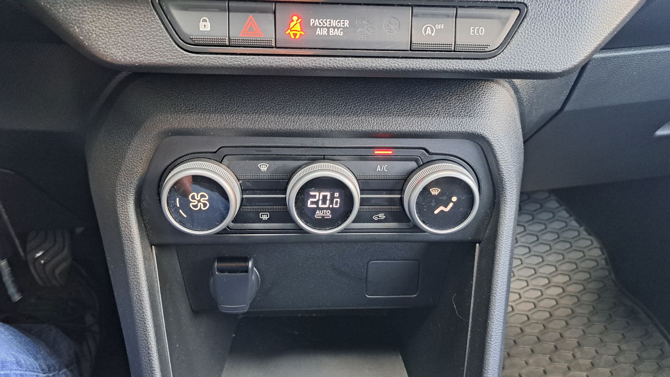 Dacia Sandero TCe 90, airco, camera, sensor V+A, dodehoekw