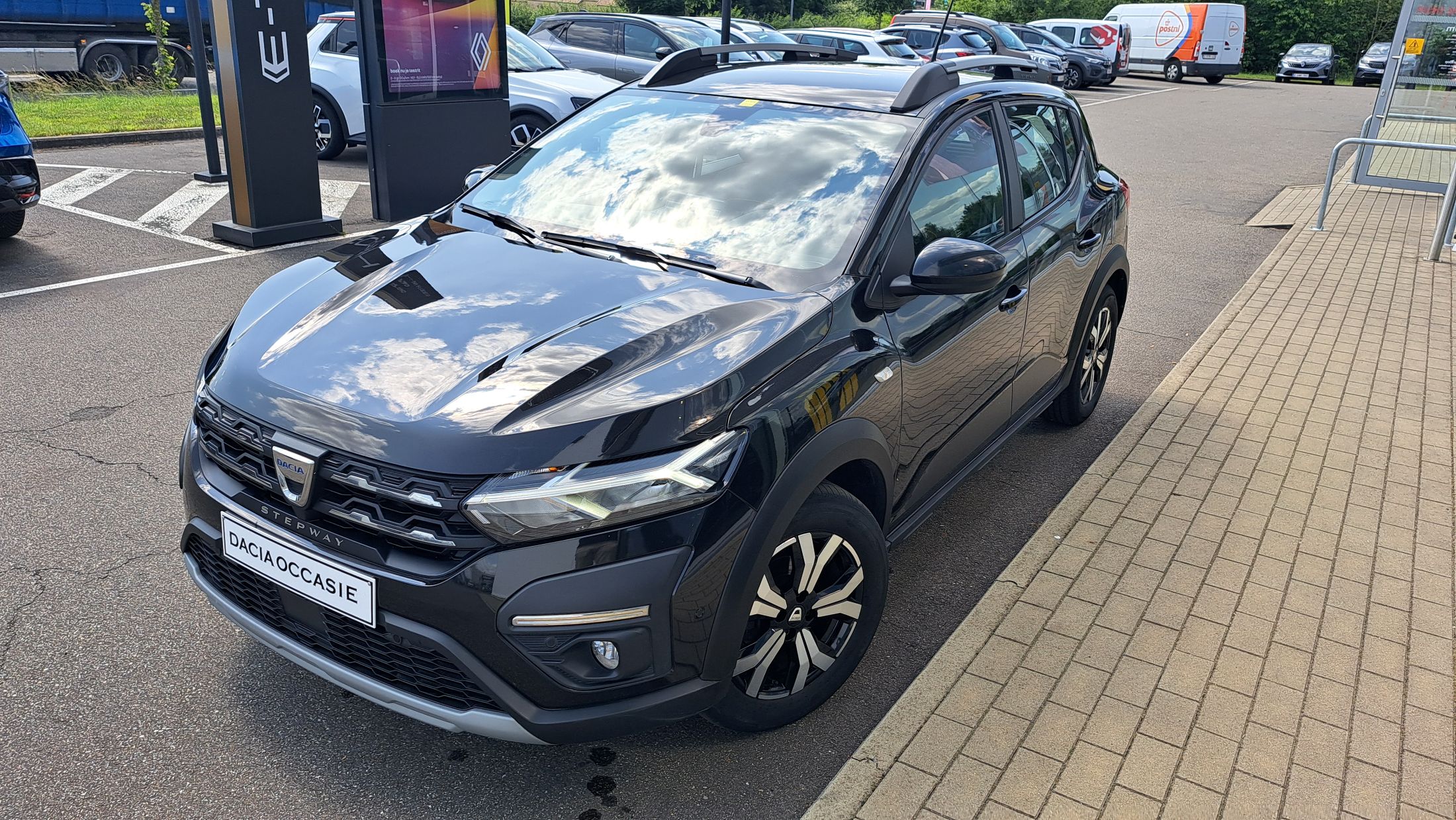 Dacia Stepway TCe 90, GPS, camera, sensoren, trekhaak, dodehoekwaarschuwing