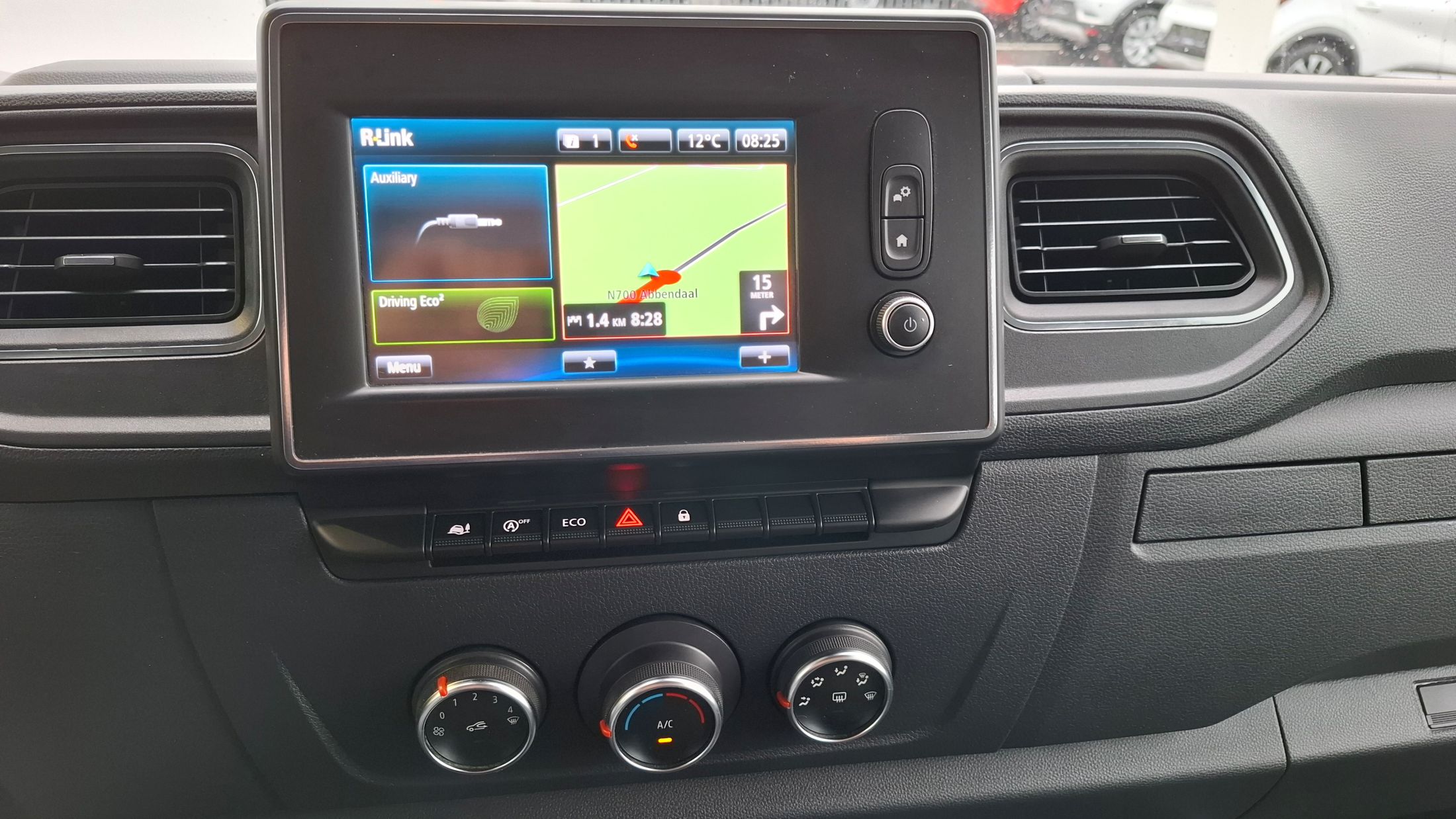 Renault Master dubbele cabine, open laadbak, trekhaak, GPS, 20450 ex. BTW
