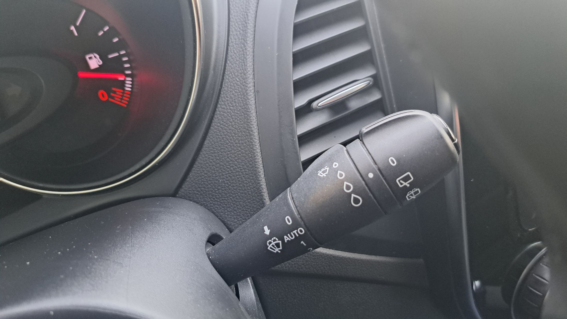 Renault Captur TCe 90, airco, GPS, sensor A, winter&zomerset op velg