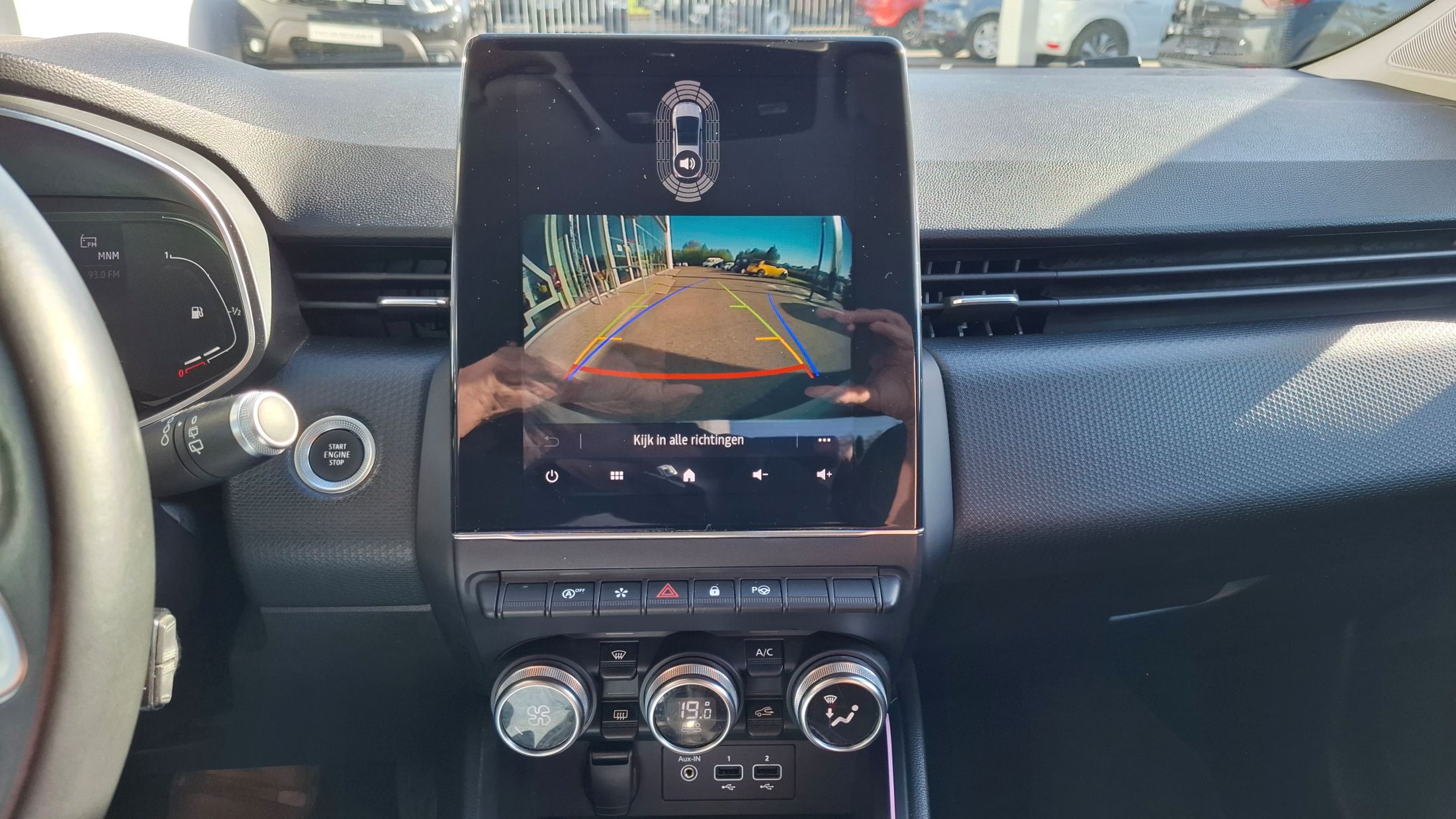 Renault Clio AUTOMAAT, 1332cc-130Pk, GPS, camera, airco, dodehoekwaarschuwing