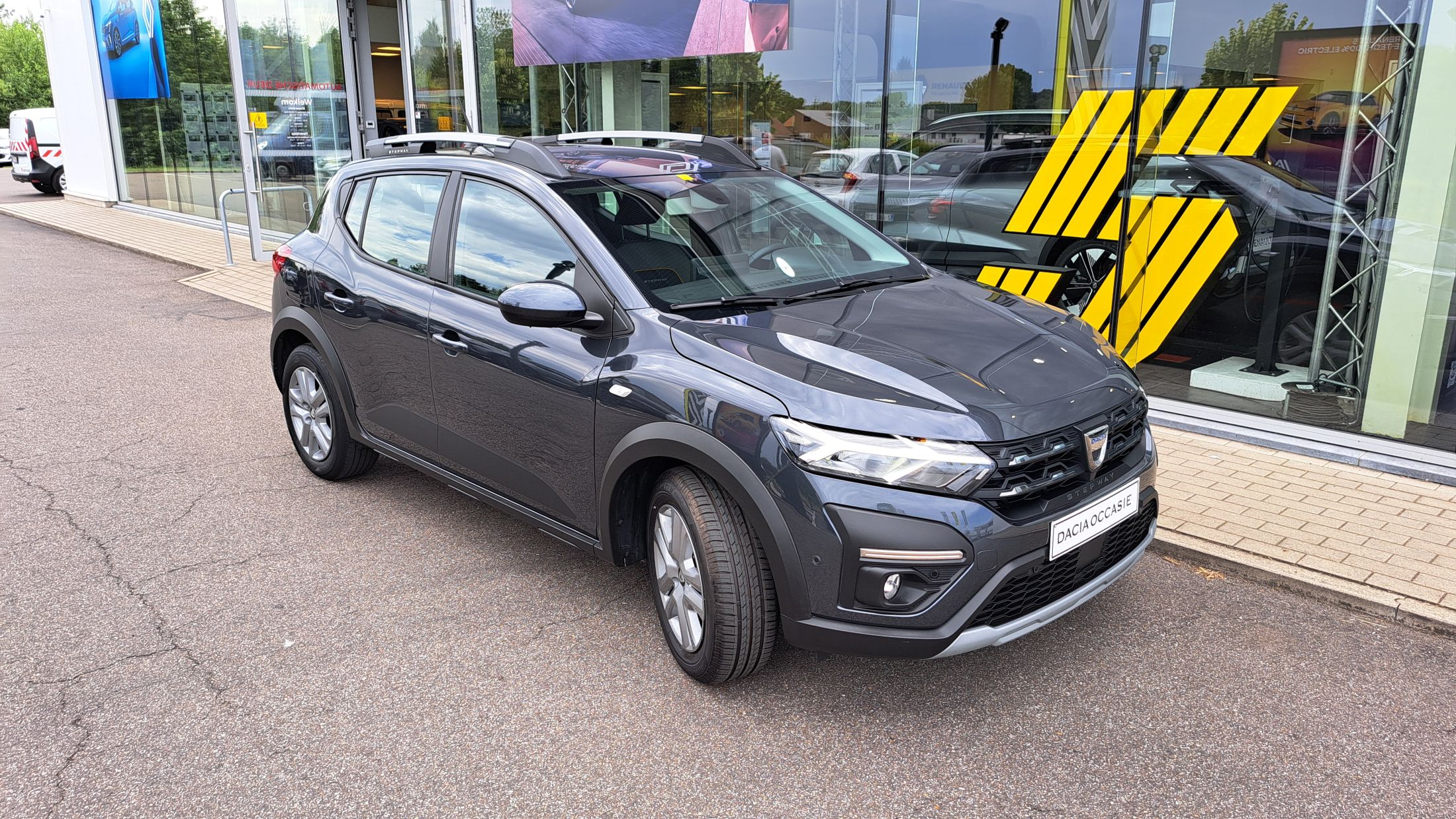 Dacia Stepway TCe 90 benzine/LPG, sensor V+A, GPS, dodehoekwaarschuwing