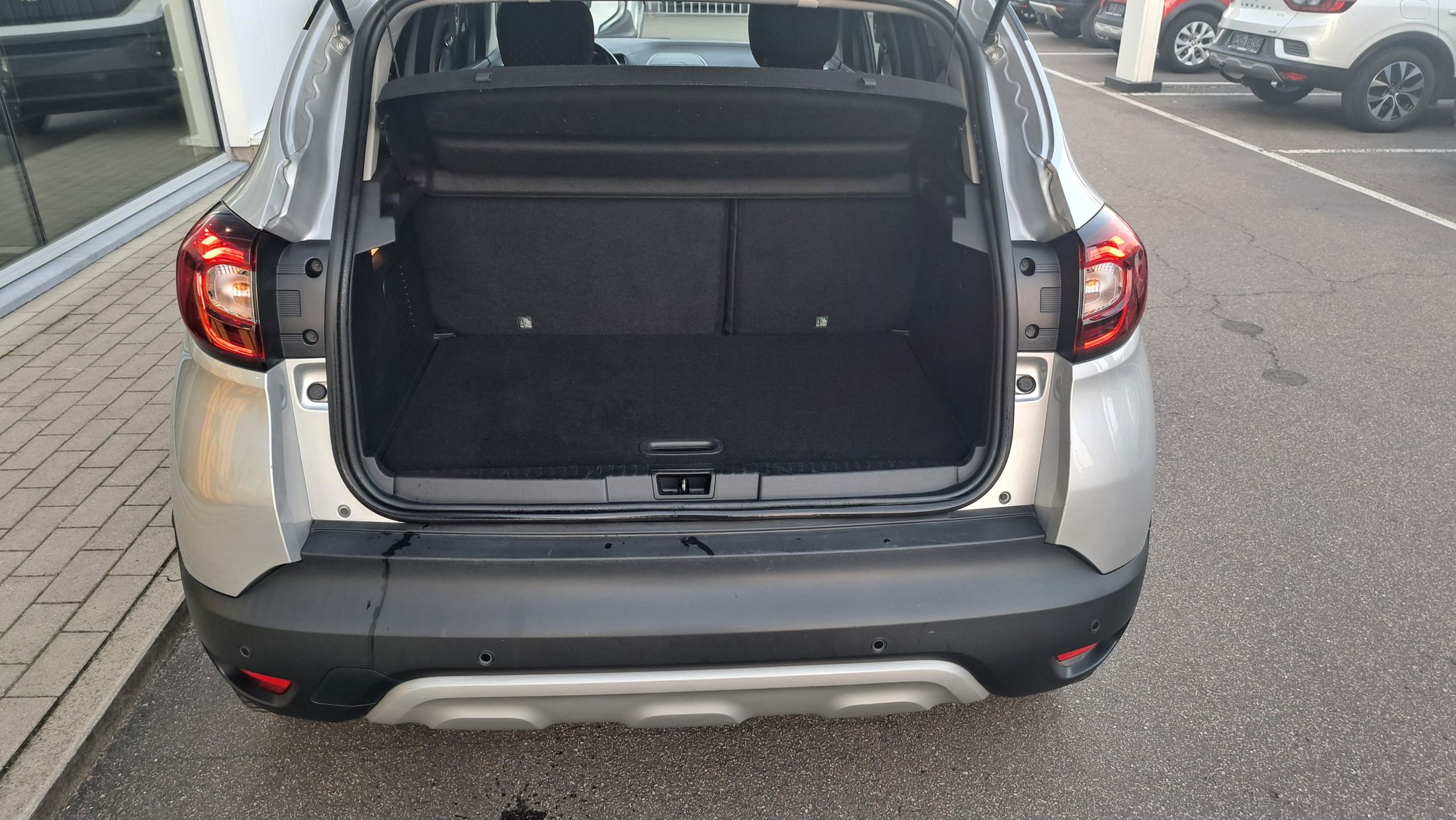 Renault Captur TCe 90, airco, GPS, sensor A, winter&zomerset op velg