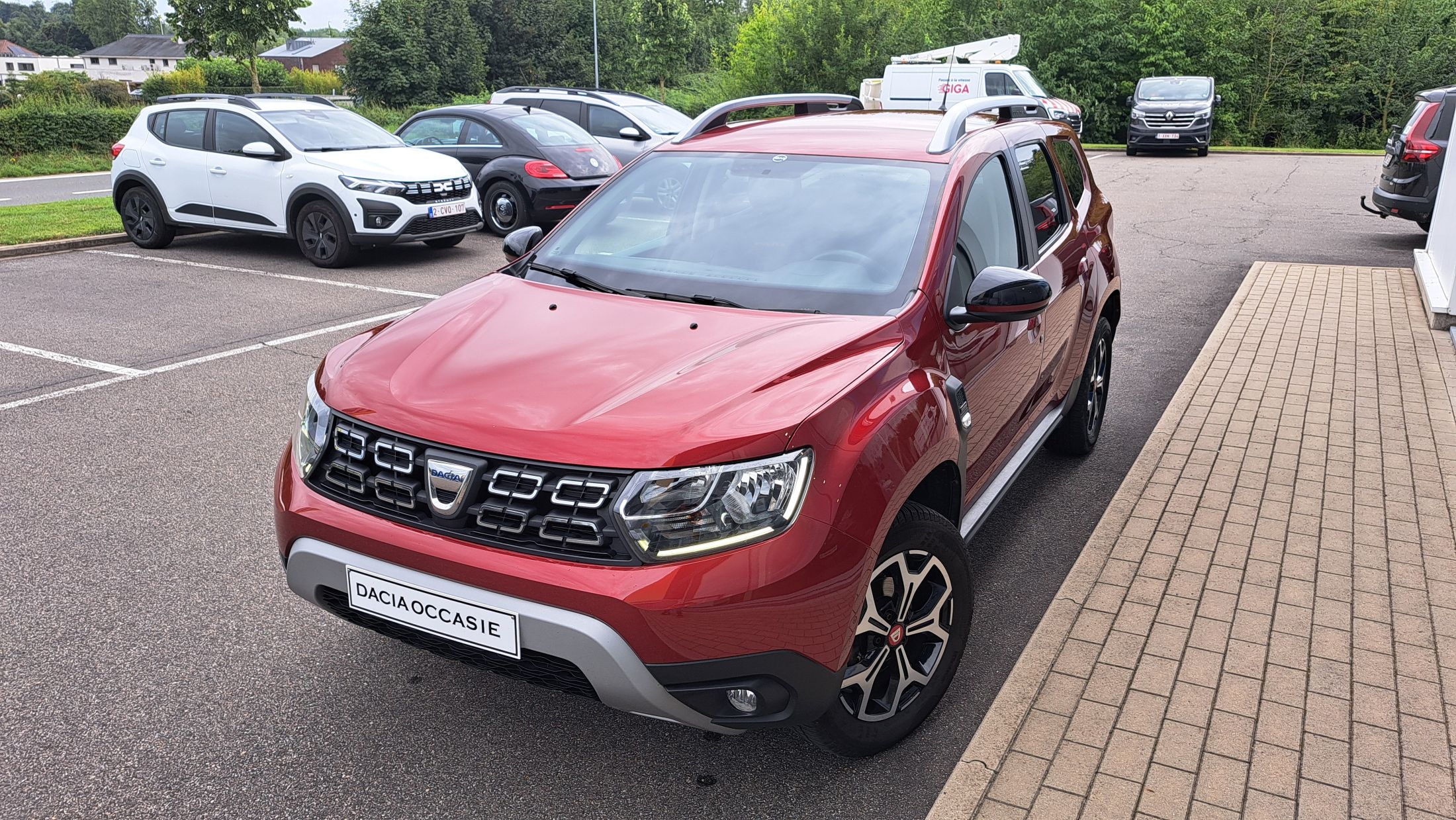 Dacia Duster 1332cc 150Pk, GPS, camera, trekhaak, sensoren A, dodehoekwaarschuwing
