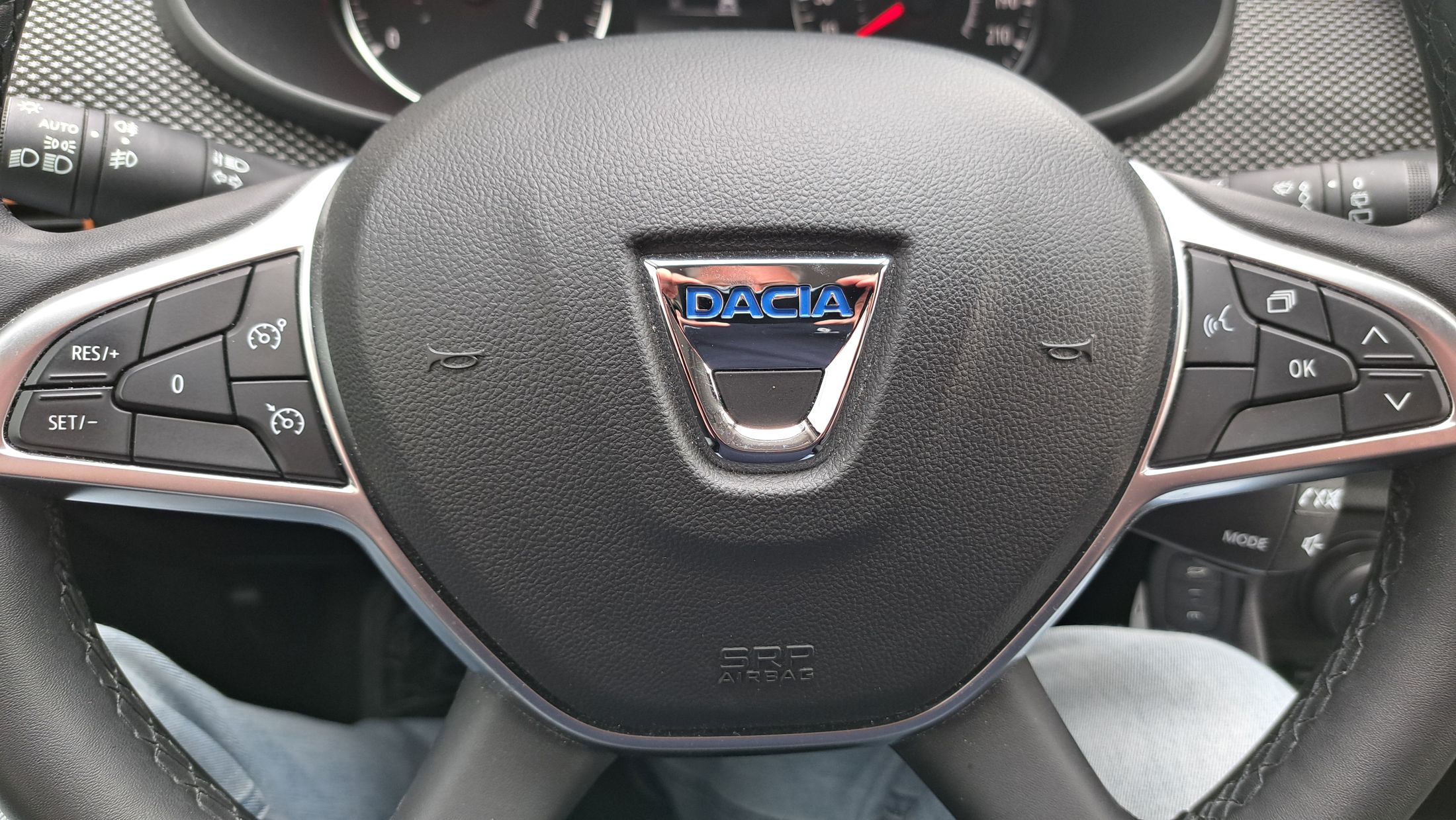 Dacia Stepway TCe 90 AUTOMAAT, airco, dodehoekwaarschuwing, afneenbare trekhaak.