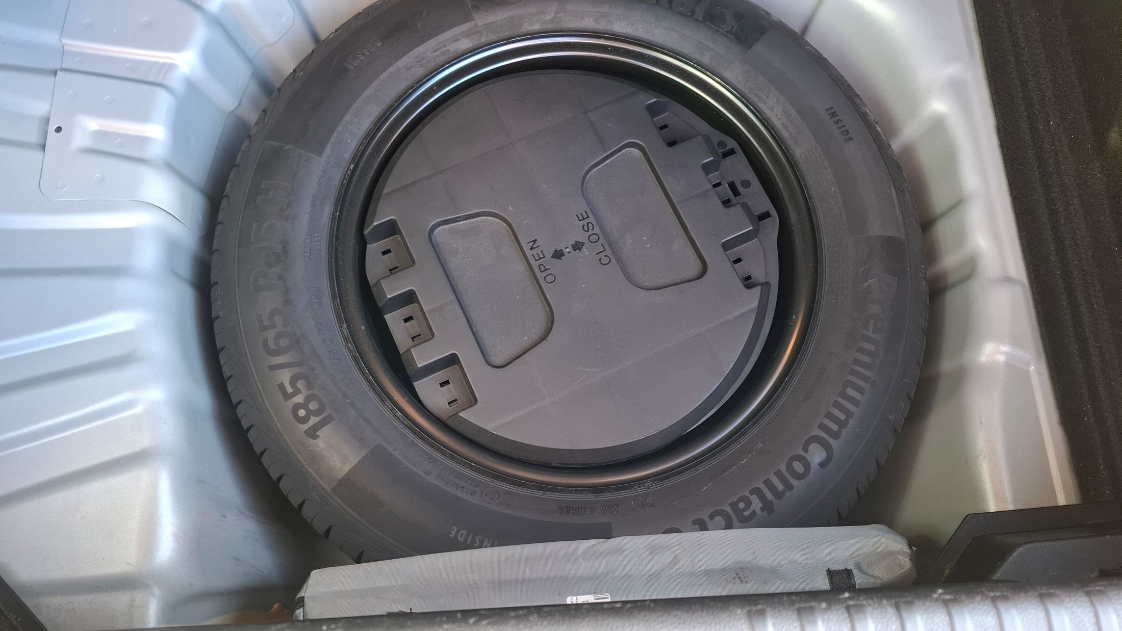 Renault Clio AUTOMAAT, 1332cc-130Pk, GPS, camera, airco, dodehoekwaarschuwing