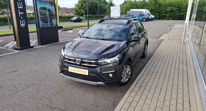 Dacia  Sandero Stepway TCe 90, airco, GPS, camera, dodehoekwaarschuwing.